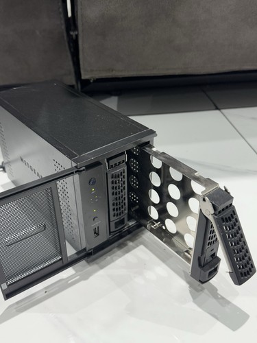 NETGEAR ReadyNAS Duo RND2150 V2 - Imagen 4 de 11