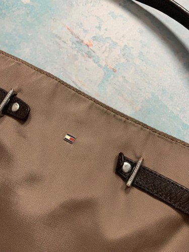 Borsa a tracolla Tommy Hilfiger marrone da donna casual - Foto 2 di 22
