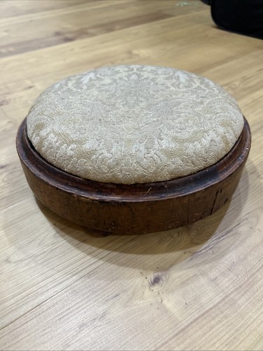 Antico vittoriano? Sgabello poggiapiedi circolare floreale in legno 10,5" 3 piedi a sfera in legno - Foto 2 di 14