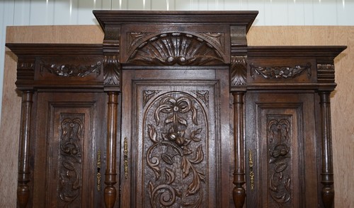 LOVELY HAND CARVED SOLID OAK DUTCH CUPBOARD ORNATE DETAILING CHEST OF DRAWERS - Picture 12 of 12