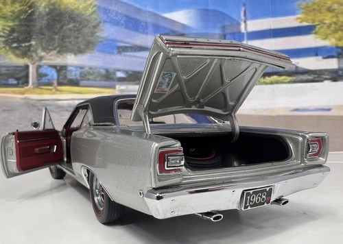 Danbury Mint 1968 Plymouth Road Runner 383 Silver/Black RARE 1:24 Box Paper* - Picture 10 of 24
