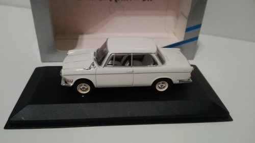 MINICHAMPS BMW 700 LS 1962 - 1965 1:43 n. 430 023701 CREME WHITE 1 43 - Foto 2 di 9