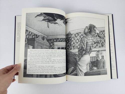 VINTAGE: ZATHURA by Chris Van Allsburg 2002 First Edition First Print - Picture 9 of 13