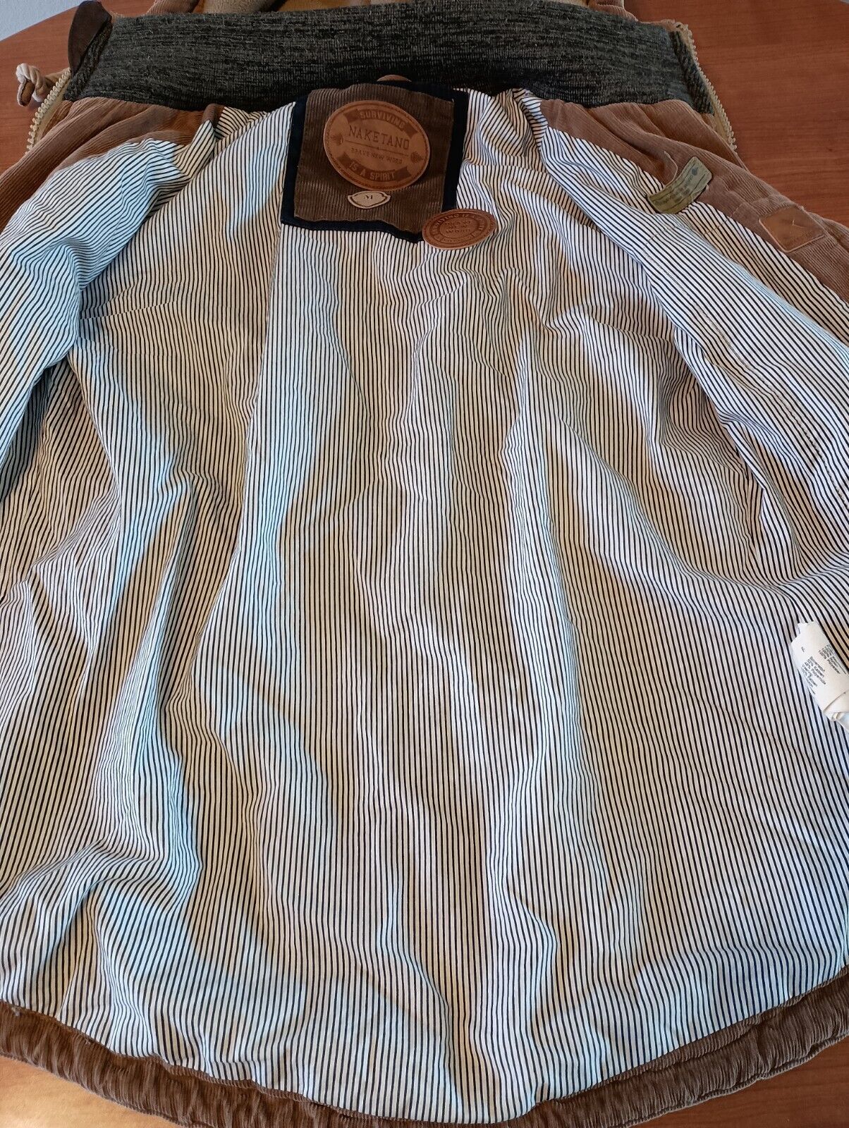 Foto 6 di 18