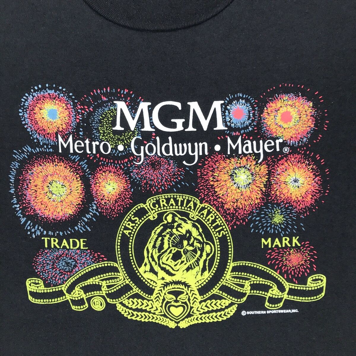 vintage 90s MGM METRO GOLDWYN MAYER T-Shirt LARGE movie film vintage 90s MGM METRO GOLDWYN MAYER T-Shirt LARGE movie film