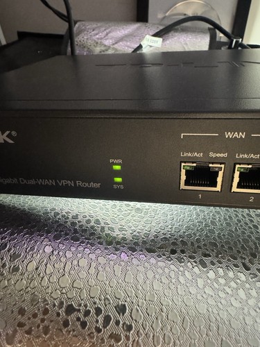 TP-Link Gigabit Multi-VPN Router TL-ER6020 Powers On. -Some Scratches On Bottom - Picture 3 of 13
