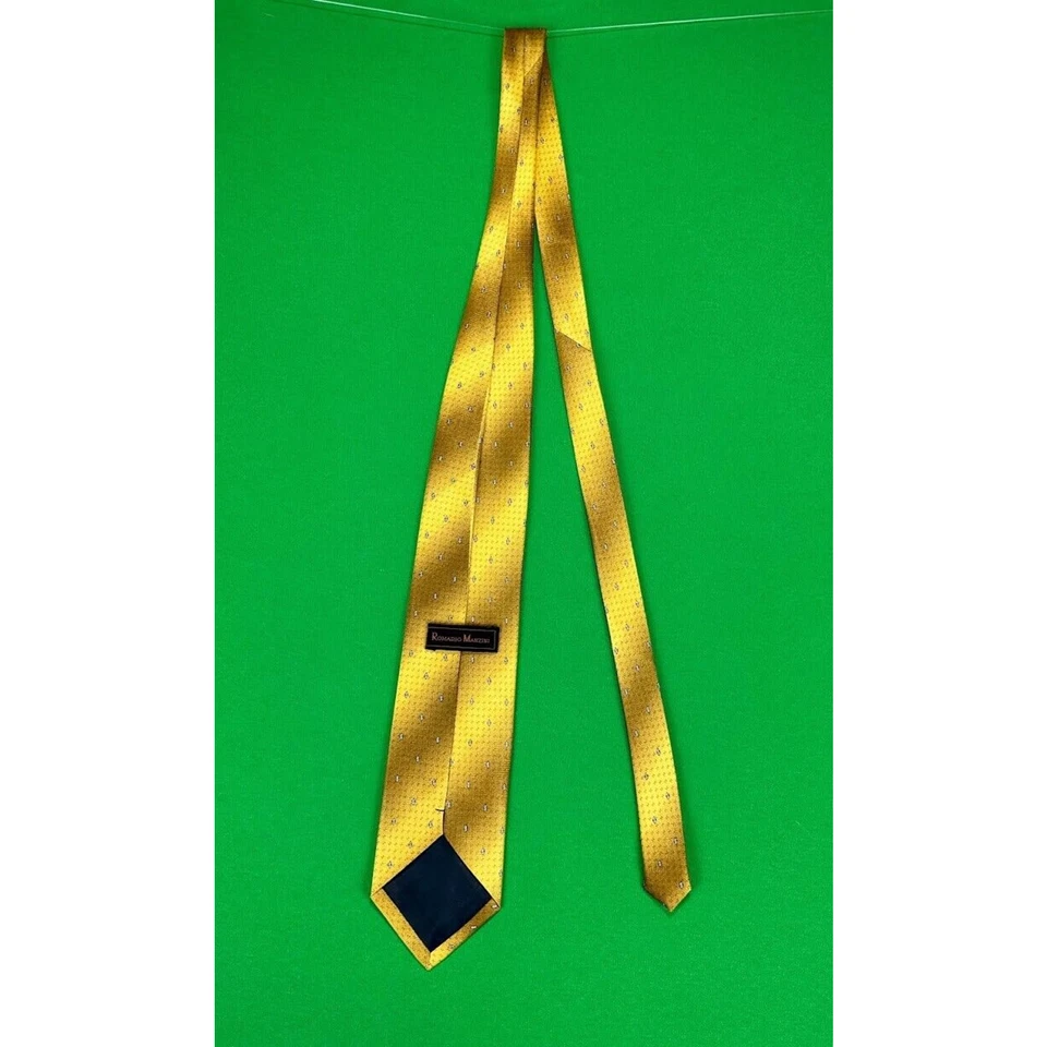 Corbata Romario Manzini a rayas de diamantes amarillos Foto 4 de 4