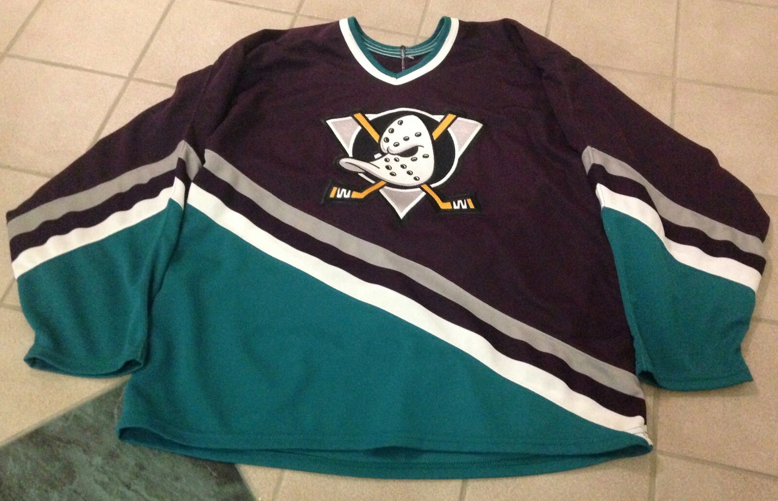 90's Anaheim Mighty Ducks CCM NHL Jersey Size Large – Rare VNTG