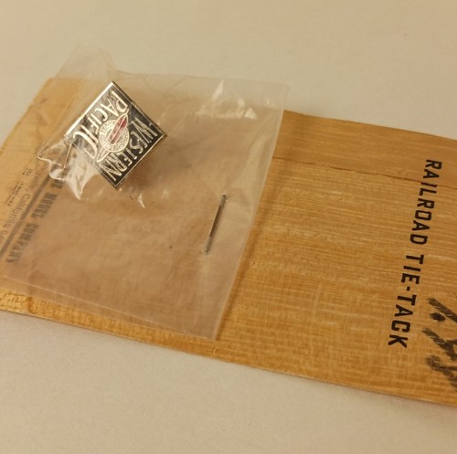 Eisenbahn Logo Pins, Krawattennadeln - 60 Straßennamen zur Auswahl - UP, BRANDNEU, ATSF, mehr - Bild 10 von 93