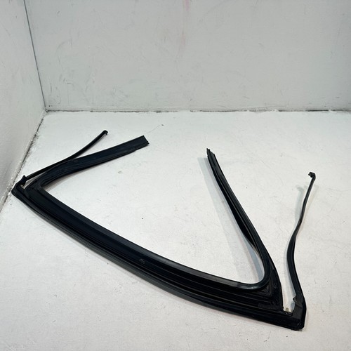 2014-2023 Jeep Cherokee Rear Right Side Door Window Glass Run Channel OEM - Picture 7 of 10