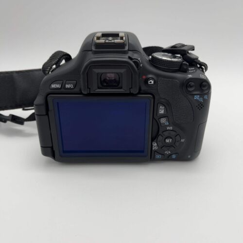 Canon EOS Rebel T3i 18.0MP Digital SLR DSLR Camera with 18-55mm f/3.5-5.6 Lens - Picture 4 of 13