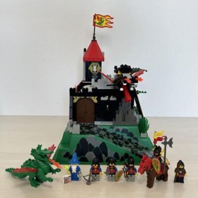 LEGO System Castle 6082 Fire Breathing Fortress Minifigure Vinage 1993 No Box