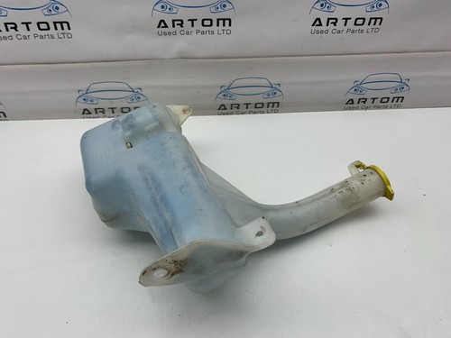 CHRYSLER 300C MK2 FRONT WINDSCREEN RESERVOIR & PUMP 68050031AD - Picture 7 of 9