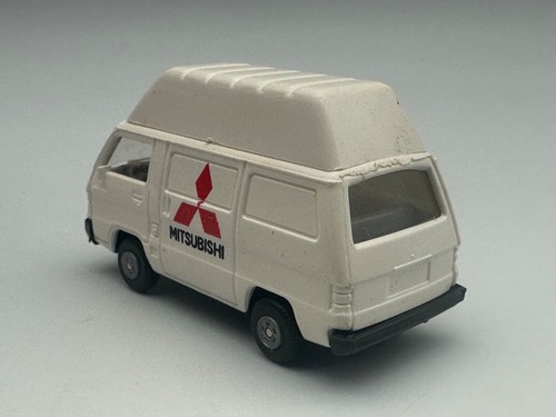 Rietze RM Mitsubishi L300 Hi-Top Roof Van, White, 1:87 HO Scale - Picture 5 of 10