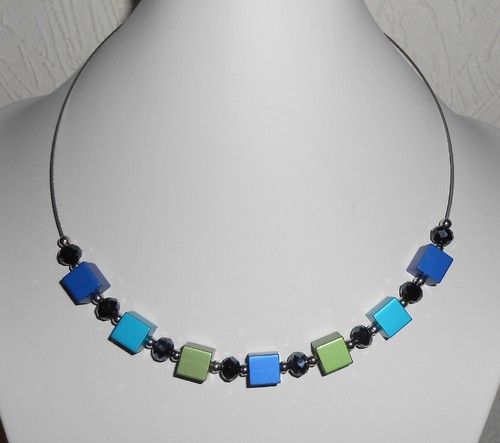 ALUMINIUM Würfel Collier / Edelstahl Halsreif / BLAU TÜRKIS GRÜN - Bild 2 von 2
