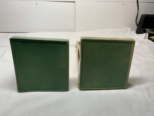 VINTAGE HTF ROSEVILLE POTTERY PINK IRIS WALL SHELFS Pr OF MINT CONDITION MARKED - Picture 8 of 14