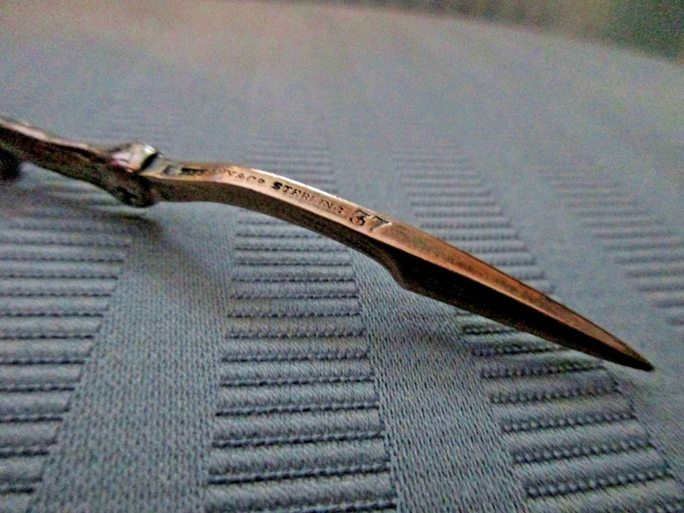 TIFFANY ARDILLA Tuerca ELIGE 3D Bellota Roble PLATA ESTERLINA ORO LAVADO Figura Foto 4 de 4