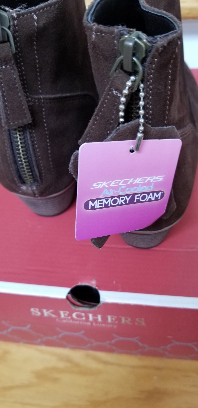 NEW IN BOX SKECHERS SUEDE LASSO MEMORY FOAM DK DK DK BROWN BOOTS 8.5 ef5365 NEW IN BOX SKECHERS SUEDE LASSO MEMORY FOAM DK DK DK BROWN BOOTS 8.5 ef5365