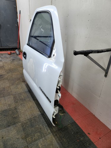 1999-2006 Chevrolet Silverado / GMC Sierra 1500 2500 3500 HD Front Passenger sid - Picture 12 of 24