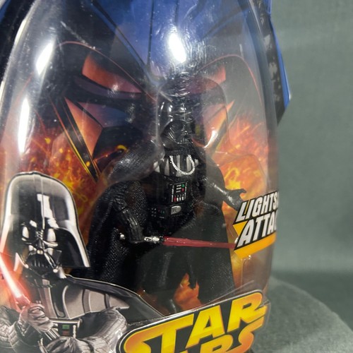 Star Wars Revenge Of The Sith Lightsaber Attack Darth Vader Figure 2005 Hasbro - Picture 3 of 19