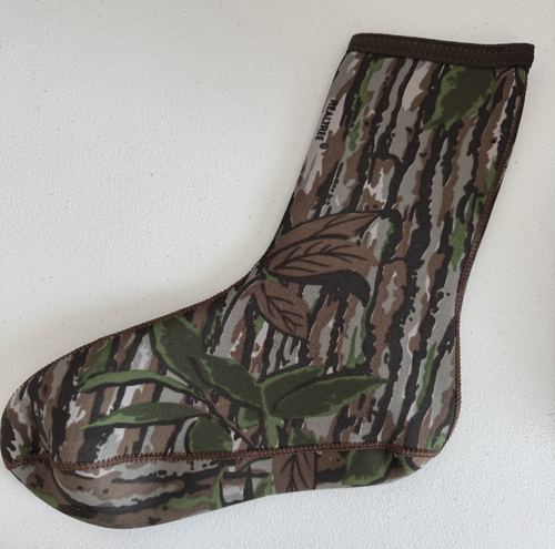 Realtree Camouflage NEOPRENE Boot Socks Size L 9-12 Water Resistant NWOT - Picture 3 of 4