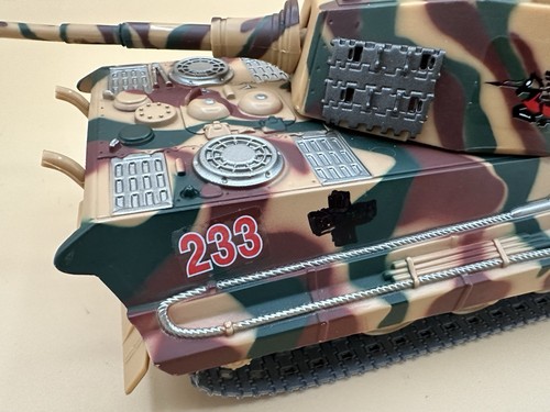 Ray 1998 Segunda Guerra Mundial Alemán King Tiger Tanque Diecast 1:32 Funciona con pilas - Imagen 4 de 9