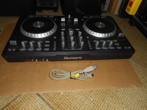 Numark Mixtrack Pro - controller DJ USB - per windows 7 - Foto 3 di 4