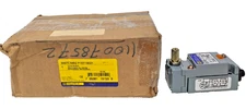 *NEW IN BOX* Square D 9007C54B2P10Y19021 Series A Heavy Duty Limit Switch