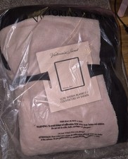 BNIP Victoria's Secret Pink Fluffy Winter Blanket Corner Logo 127 X 152 $199.50