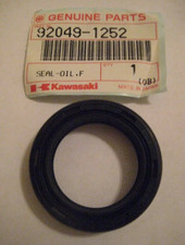 1988-1994 Kawasaki KX80 KX125 KDX200 NOS Front Fork Oil Seal 92049-1252