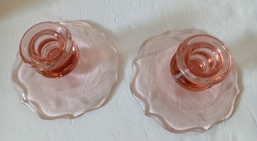2 Vintage 1930’s Pink Depression Lancaster Glass Etched Taper Candlestick Holders - Bild 2 von 4