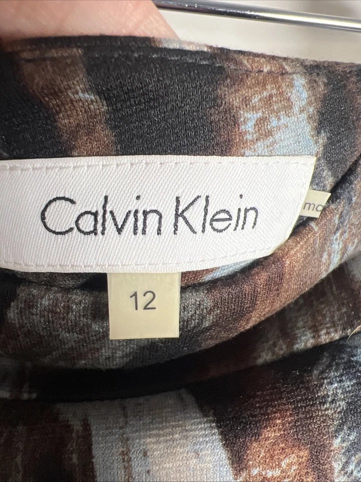 Falda lápiz elástica con estampado animal abstracto de Calvin Klein talla 12 Foto 2 de 4