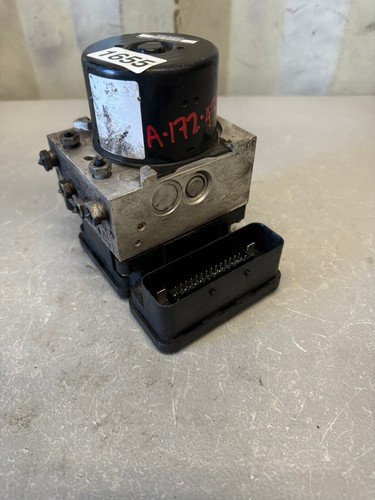 2012 - 2014 Mercedes C250 1.8L ABS Anti-Lock Pump Brake Module / A1724314212 - Picture 3 of 14