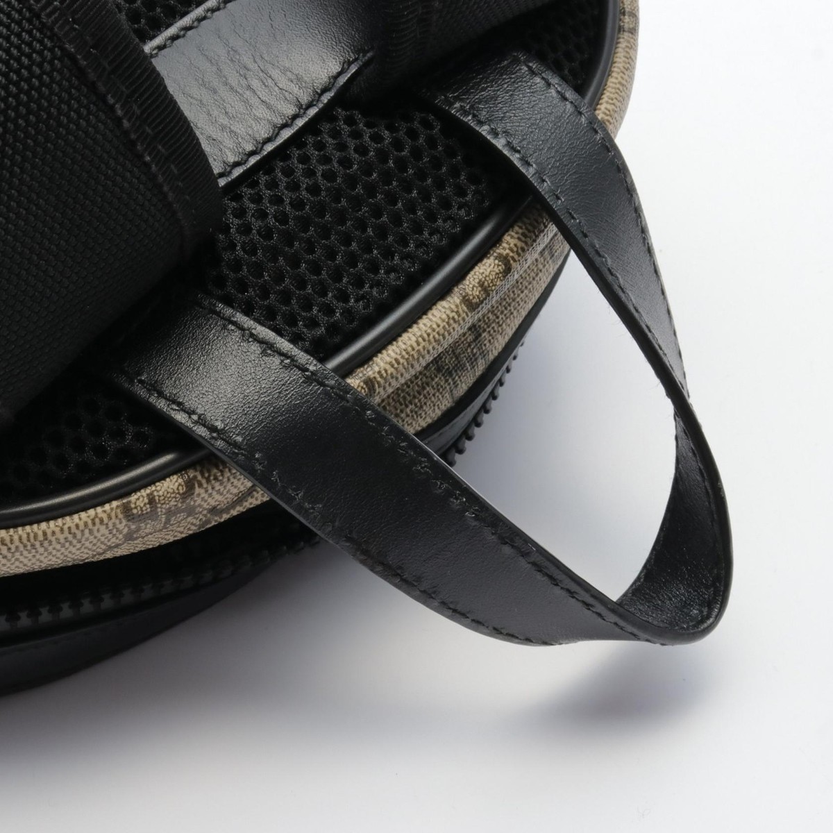 GUCCI GG Supreme Small daybag Backpack zip 429020 canvas