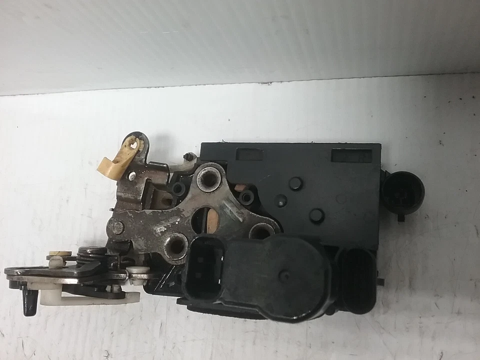 Привод замка правой задней двери 1998-2002 Isuzu Rodeo 16835466 - Изображение 2 из 4