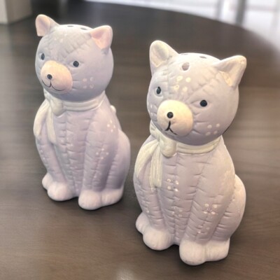 Cat Salt Pepper Shakers Purple Ceramic Quilted Vintage Lavender Kitchen