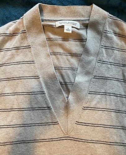 Sweater V Neck Banana Republic Gray Silk Cotton Cashmere Unisex Size S Stylish - Picture 3 of 11