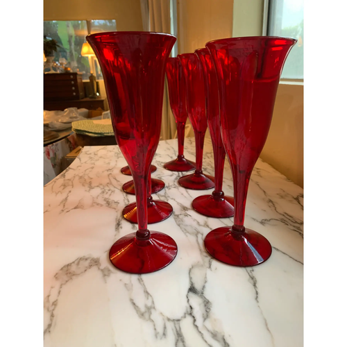 BEAUTIFUL VINTAGE RUBY RED HANDBLOWN GLASS TALL CHAMPAGNE TULIPS SET OF 8 FLUTES - Picture 2 of 9