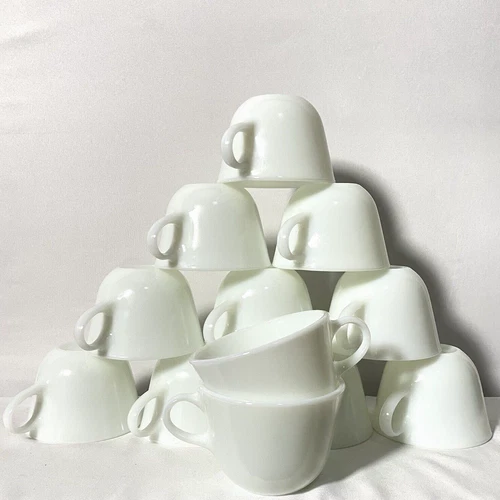 VTG PYREX Opal White Milk Glass Coffee Mug/Tea Cup W/C Handle