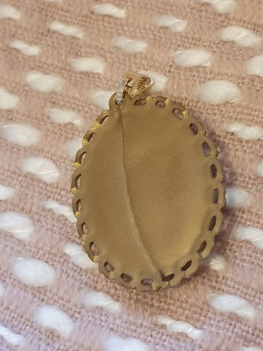 Plastic costume jewellery Brooch - Picture 3 of 4