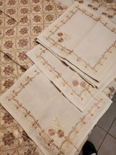 Aghabani Handmade Embroidered TableCloth gold Floral 6 Napkins Size 54x56 - Imagen 2 de 6