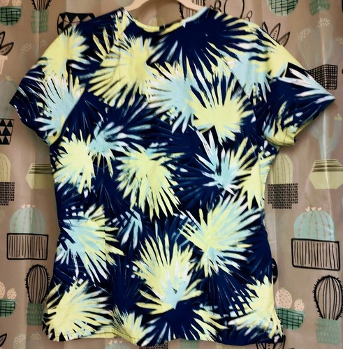 Koi Women's Stretch Scrub Top Size Large - Picture 2 of 3