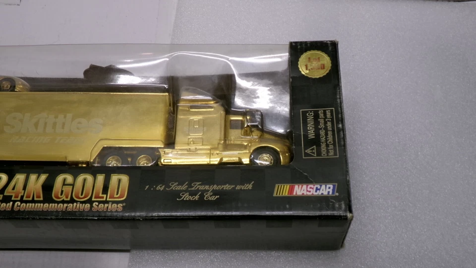 Carreras Campeones Nascar Remolque de Oro 24k y Stock Car 1/64 Ernie Irvan 1/1.500 Foto 2 de 4
