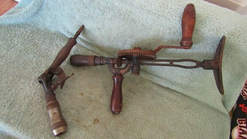 Antico trapano a mano MILLER FALLS piastra a spalla e fresa punta angolare a caduta  - Foto 1 di 6