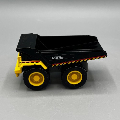 2020 Tonka Hasbro Diecast Black & Yellow Mini 3.5" Dump Truck Basic Fun - Picture 5 of 9