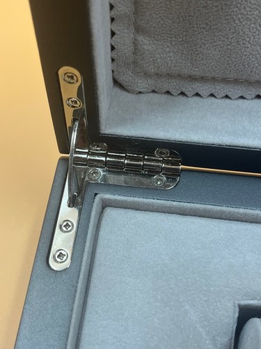 Millage Tourbillion Lederuhr Automatikwerk weiß auf silber - schwarz - Bild 10 von 13
