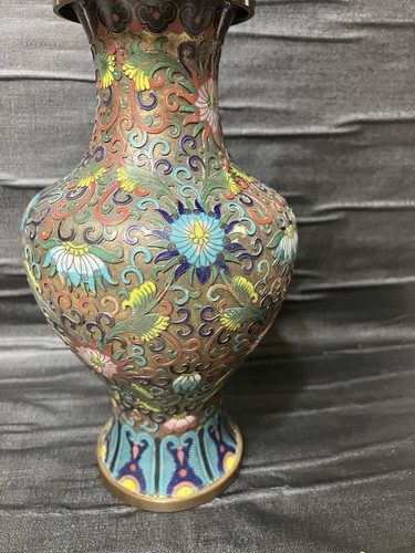 Antiguo jarrón de latón cloisonné chino oriental de principios del siglo XX. 12"" tal - Imagen 17 de 24