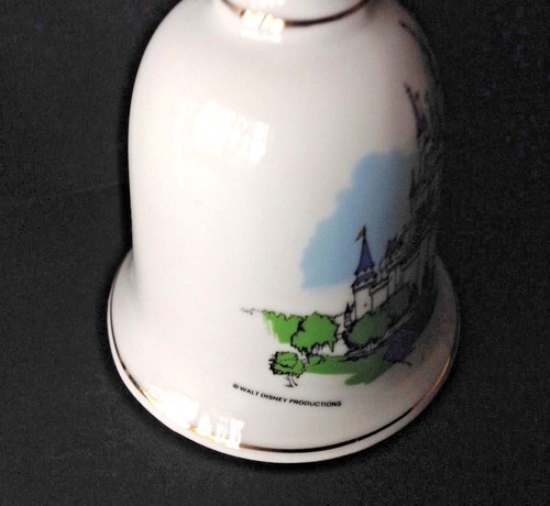 Set 2 VTG Walt Disney World CASTLE Ceramic Bell & Teapot Shape Plate Made Japan - Picture 4 of 6