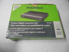 Insignia NS-DXA1 Digital to Analog TV Converter Box with Remote Black  Cords