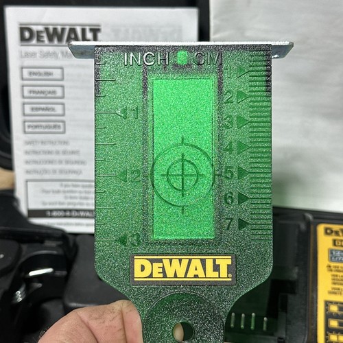 Kit de nivel láser de línea cruzada verde DEWALT DW088LG 12V Max con estuche - Imagen 8 de 16